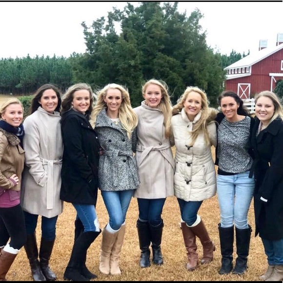 Meet your Posher, Emily - Picture 5 of 5